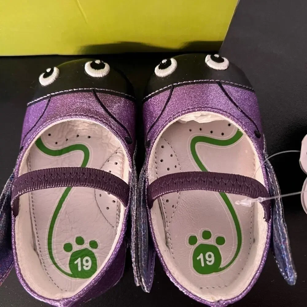 CARTOONIMALS GIRLS CRIB SHOE SIZE 4 NIB